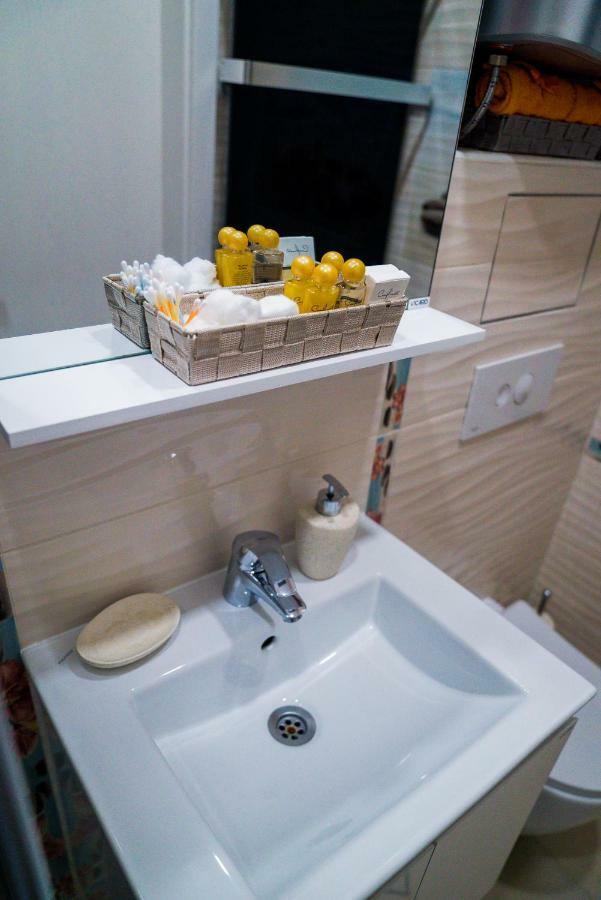 Sofia Central Pretty Apartment Bagian luar foto