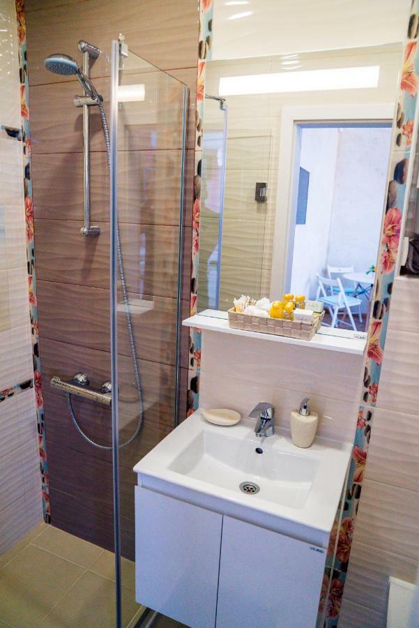 Sofia Central Pretty Apartment Bagian luar foto