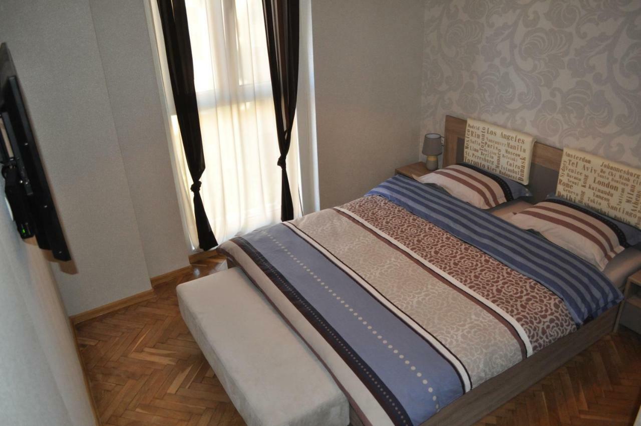 Sofia Central Pretty Apartment Bagian luar foto