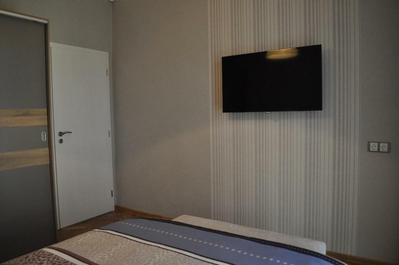 Sofia Central Pretty Apartment Bagian luar foto
