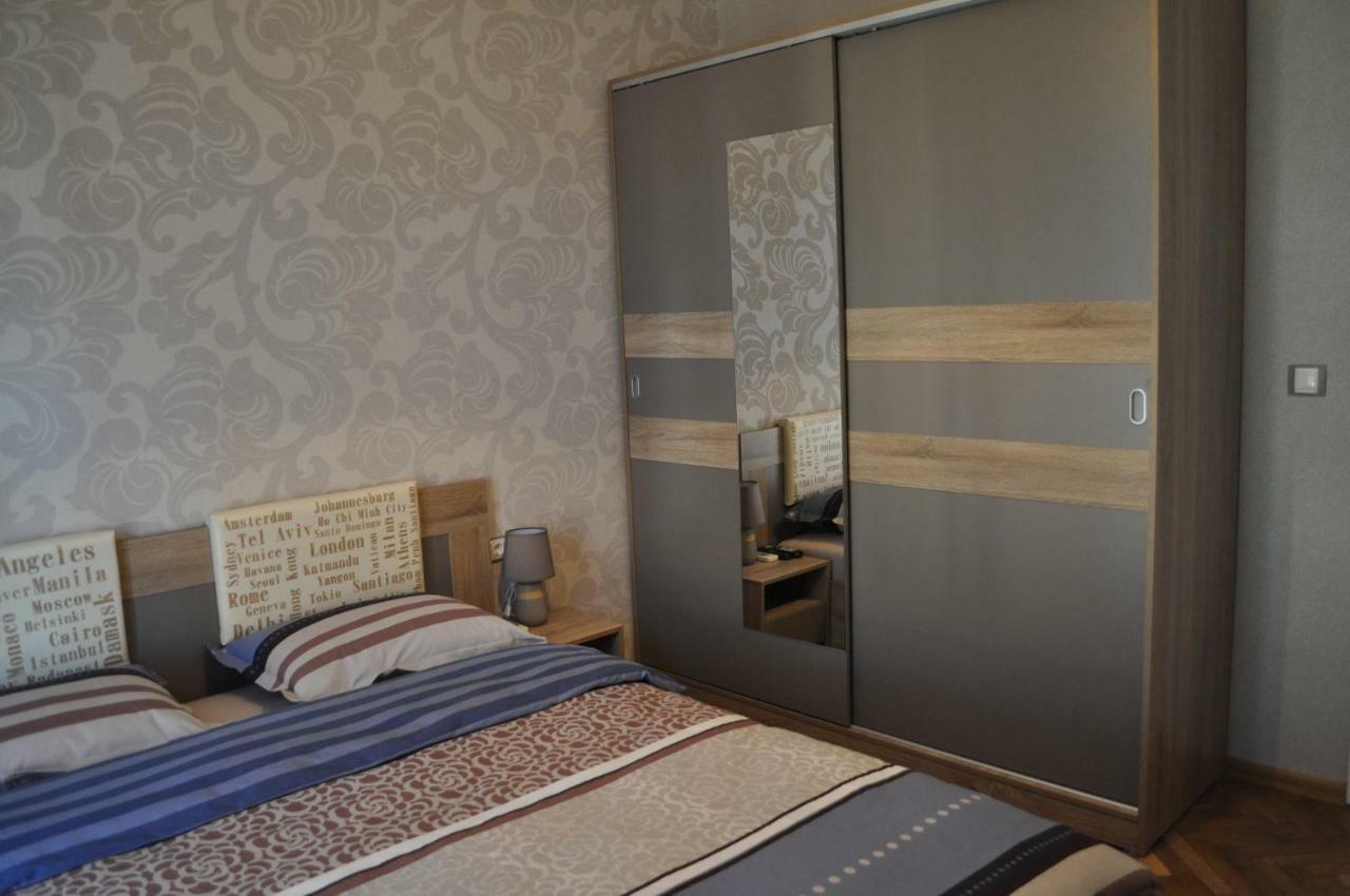 Sofia Central Pretty Apartment Bagian luar foto