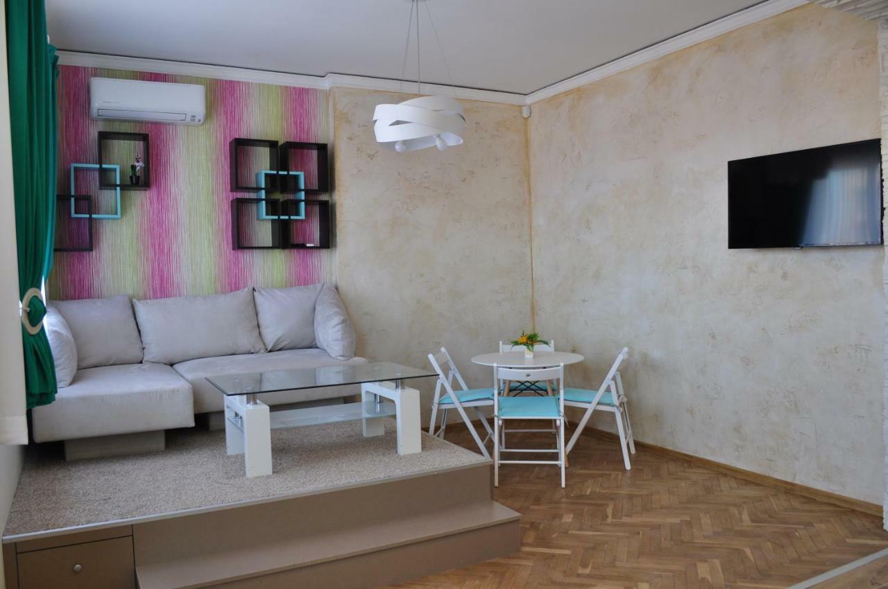 Sofia Central Pretty Apartment Bagian luar foto
