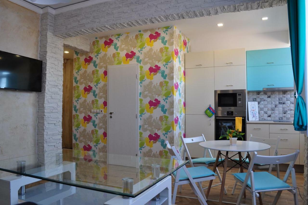 Sofia Central Pretty Apartment Bagian luar foto