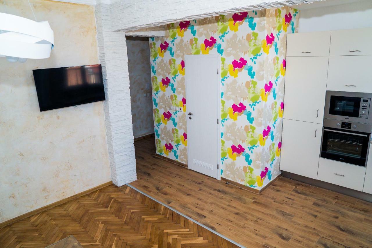 Sofia Central Pretty Apartment Bagian luar foto