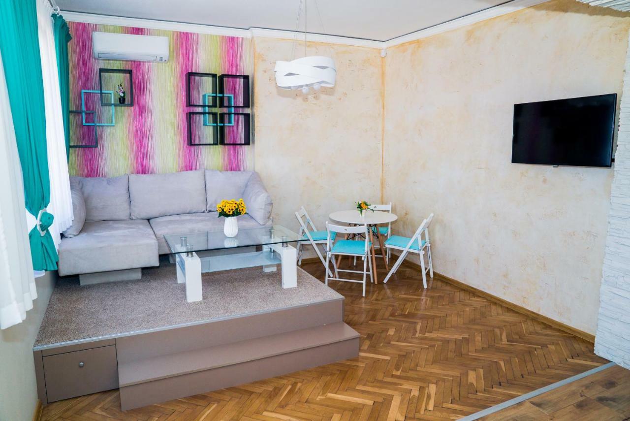 Sofia Central Pretty Apartment Bagian luar foto